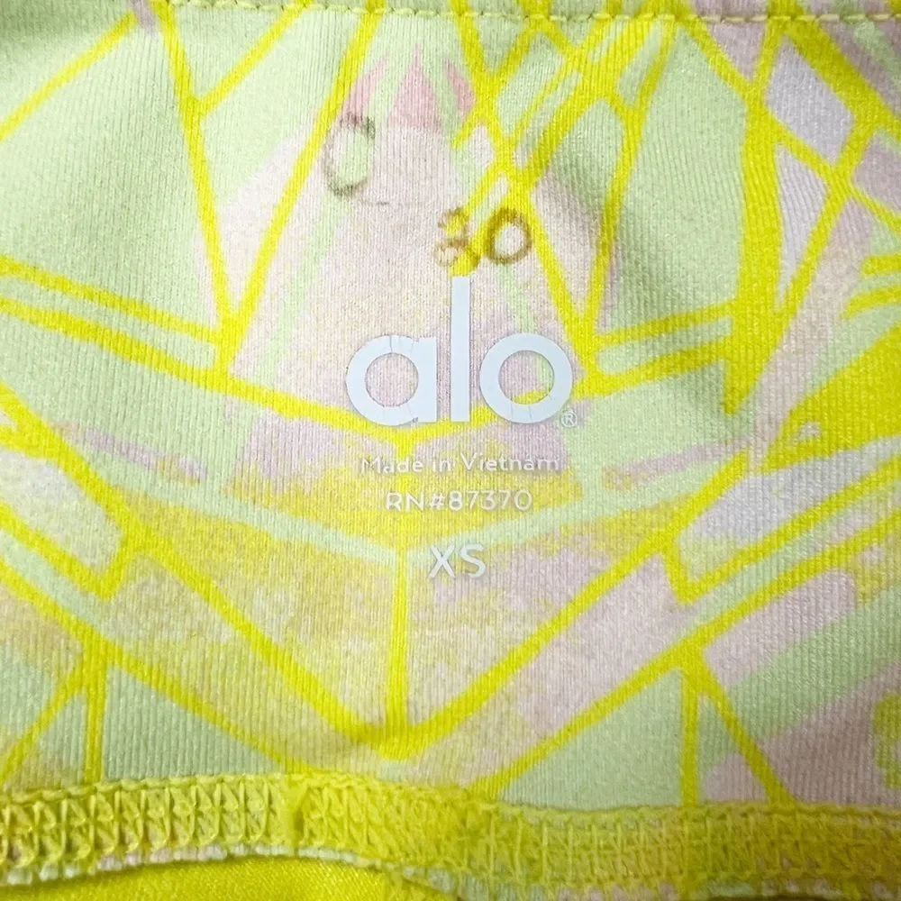 Alo Yoga Airbrush Capri Leggings Yellow Zest Indio Geometric Size XS‎